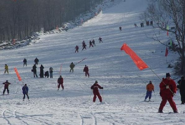 哈尔滨玉泉玉峰滑雪场